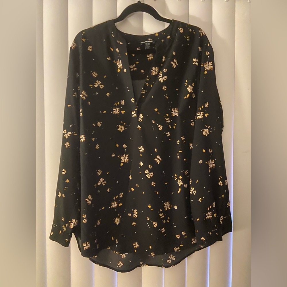 Hilary Radley black and tan blouse. Size XXL